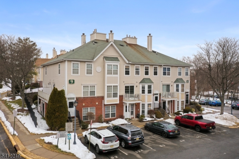 50 Pine St 9G
