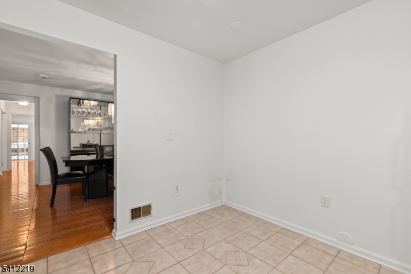 50 Pine St 9G