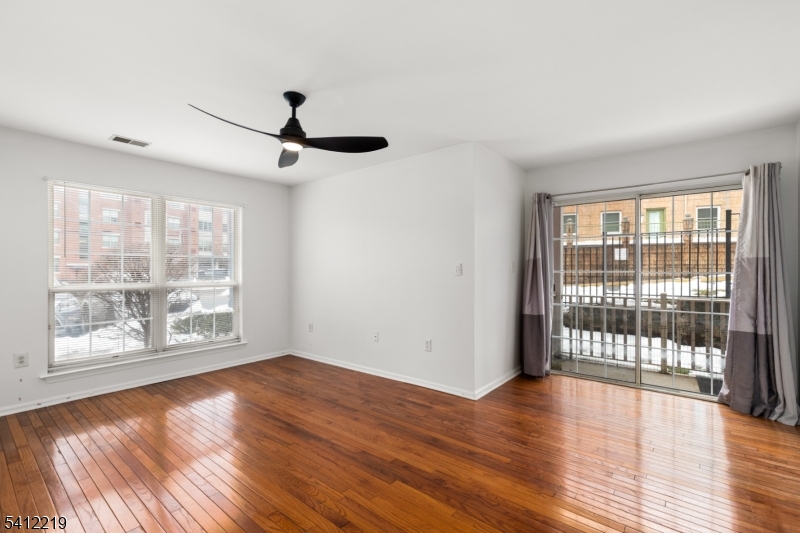 50 Pine St 9G