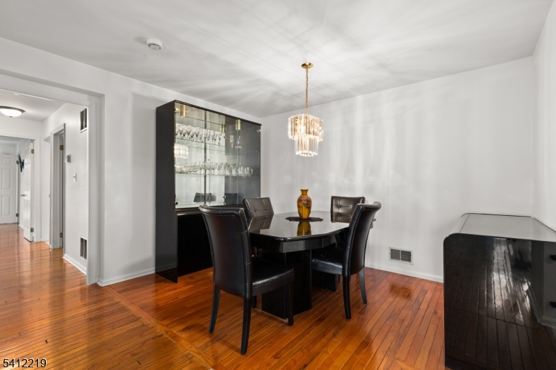 50 Pine St 9G