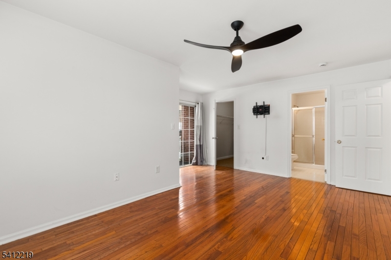 50 Pine St 9G