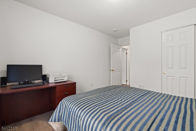 50 Pine St 9G
