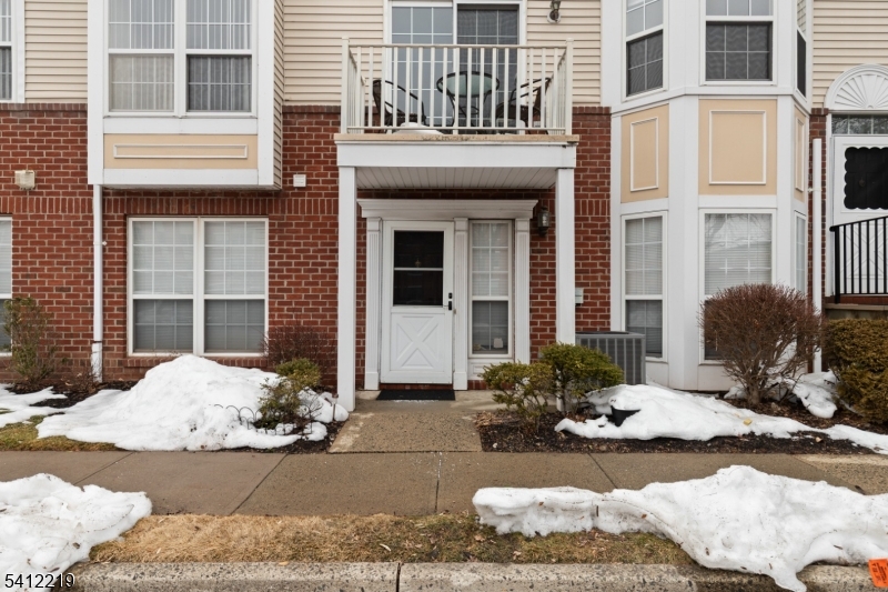 50 Pine St 9G