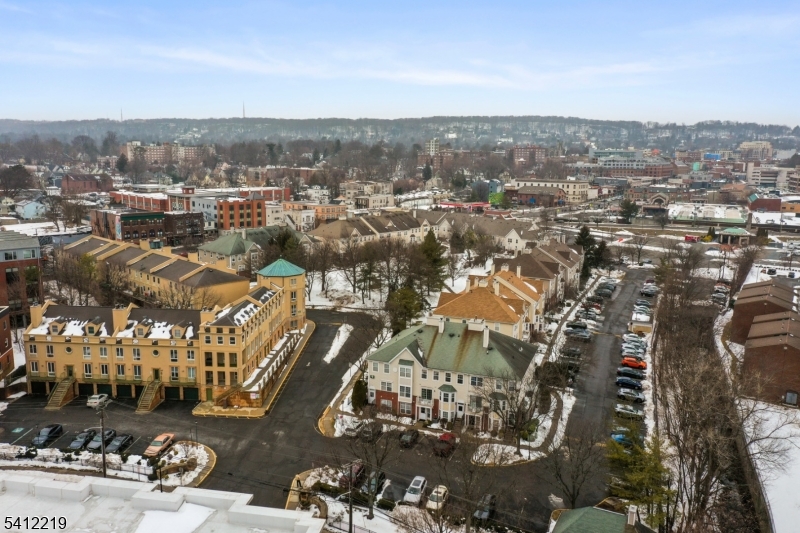 50 Pine St 9G