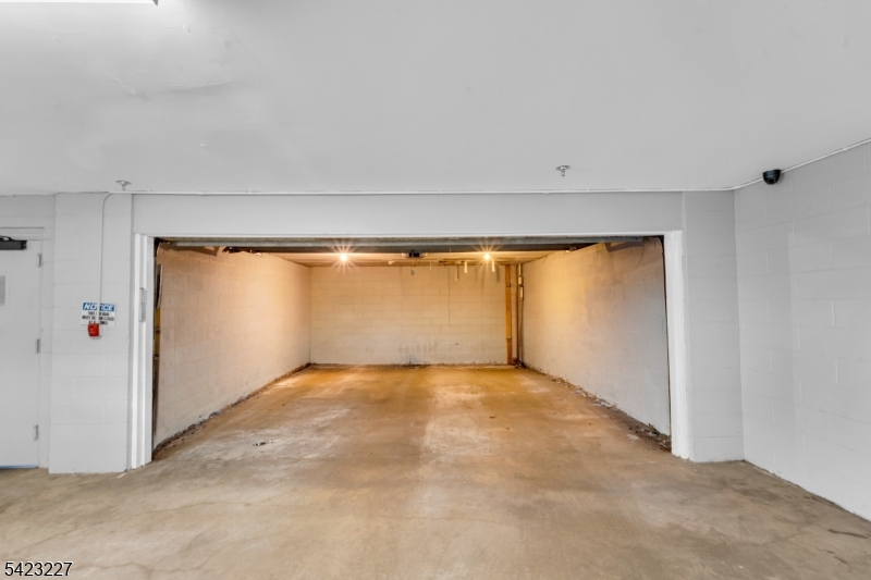 8C Cove Ln