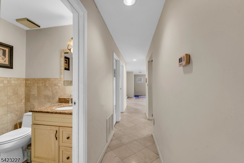 8C Cove Ln