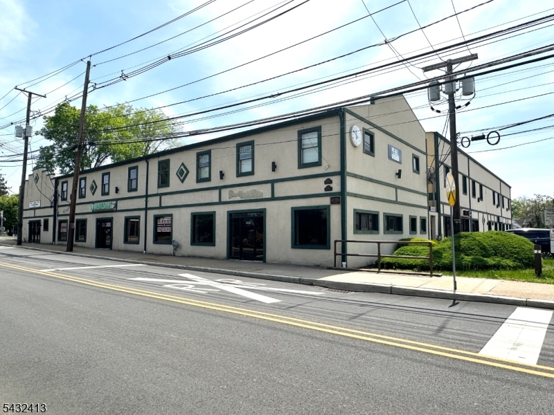 451 Main St
