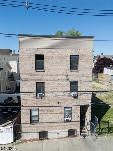 35 Columbia Ave