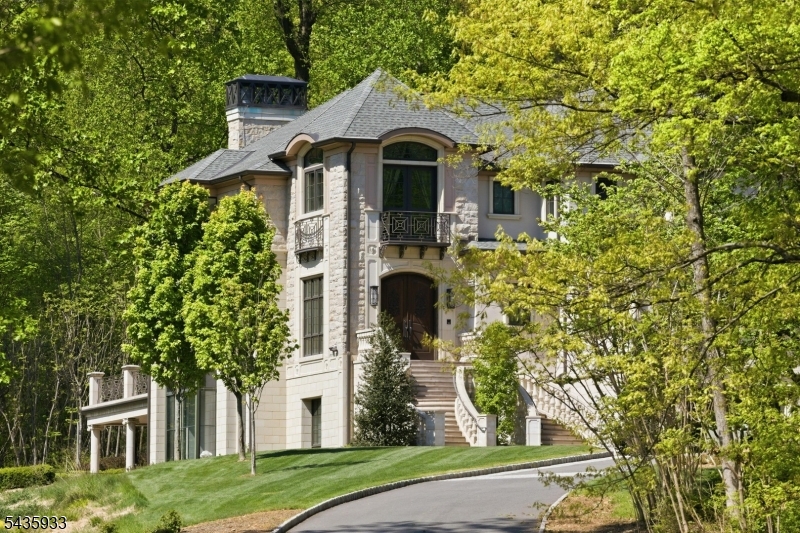 4 MASON HILL ROAD