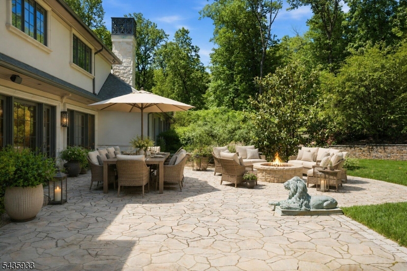 4 MASON HILL ROAD