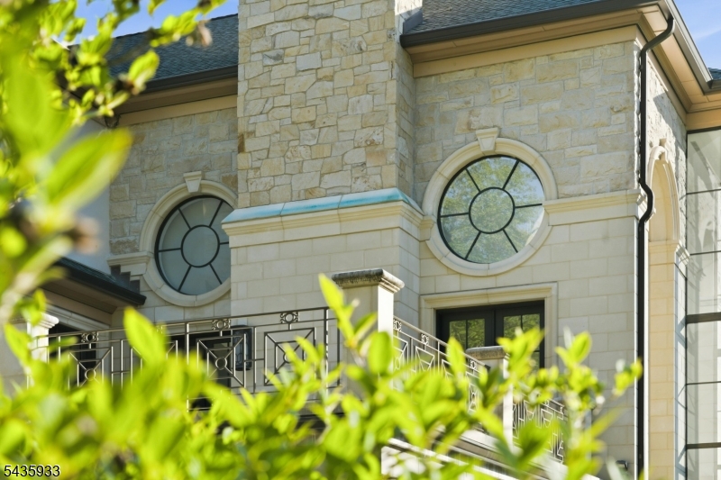 4 MASON HILL ROAD