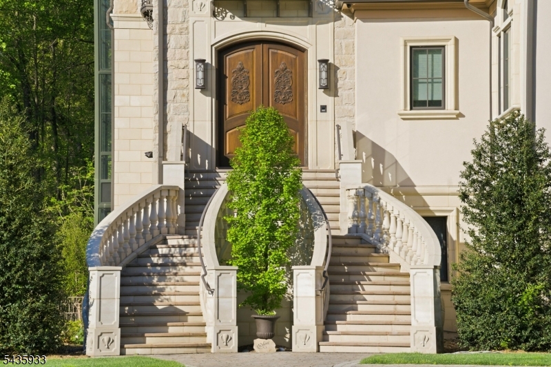 4 MASON HILL ROAD