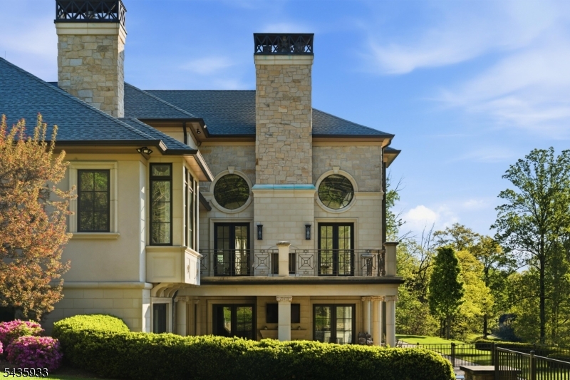 4 MASON HILL ROAD