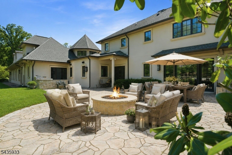 4 MASON HILL ROAD