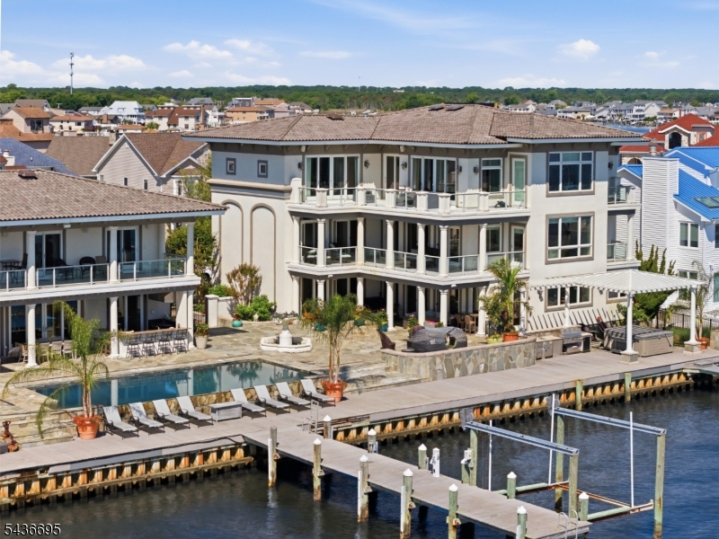 3331-3333 LONG POINT DRIVE