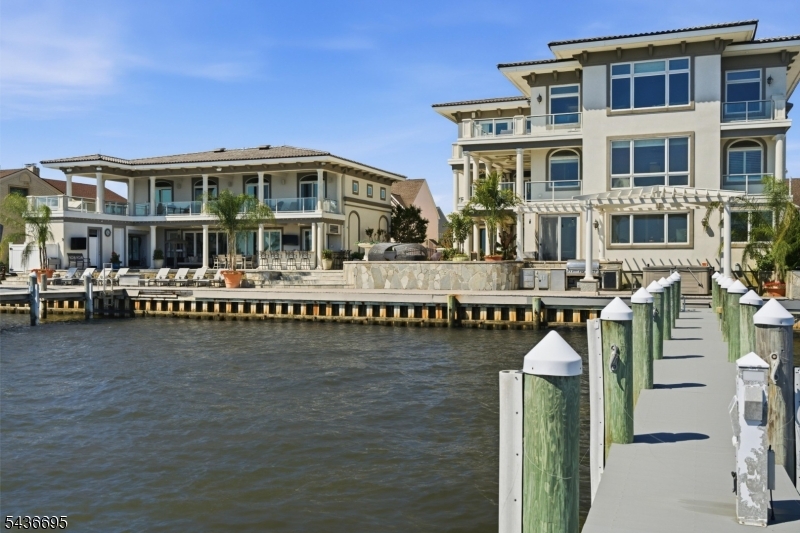 3331-3333 LONG POINT DRIVE