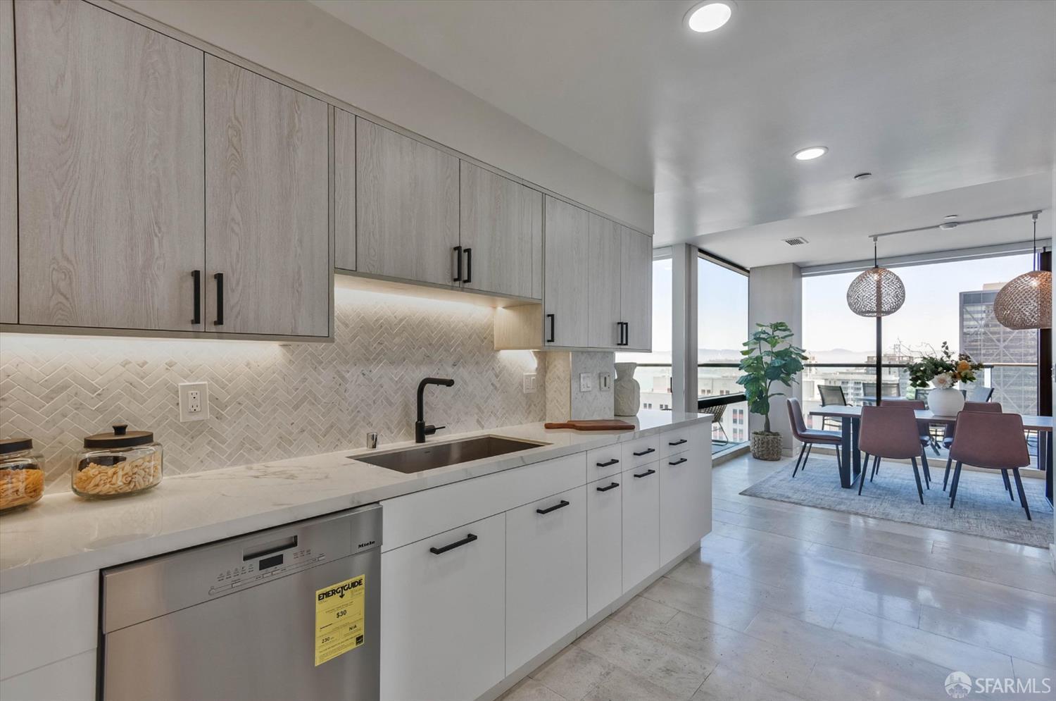 611 Washington Street # 2105