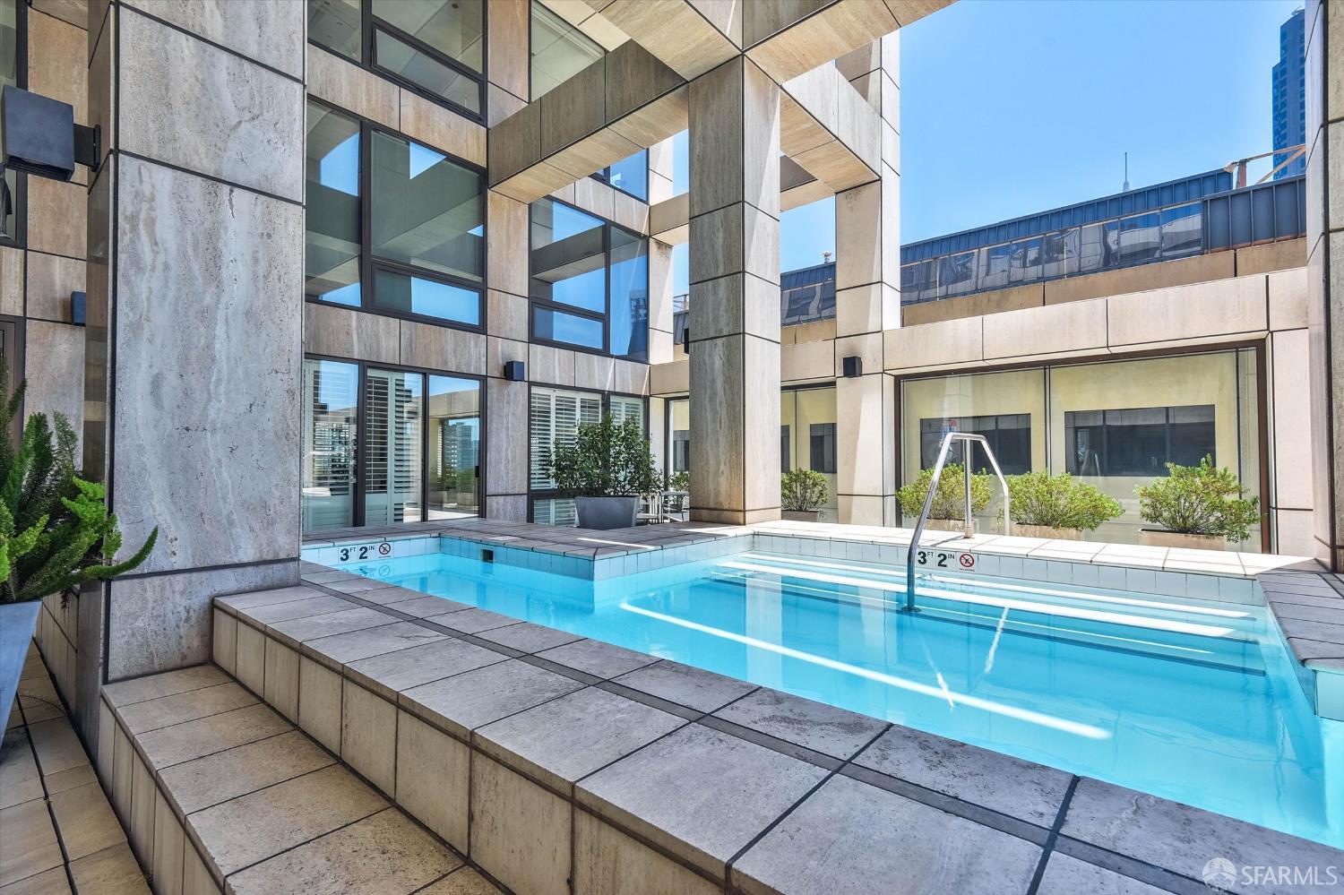 611 Washington Street # 2105