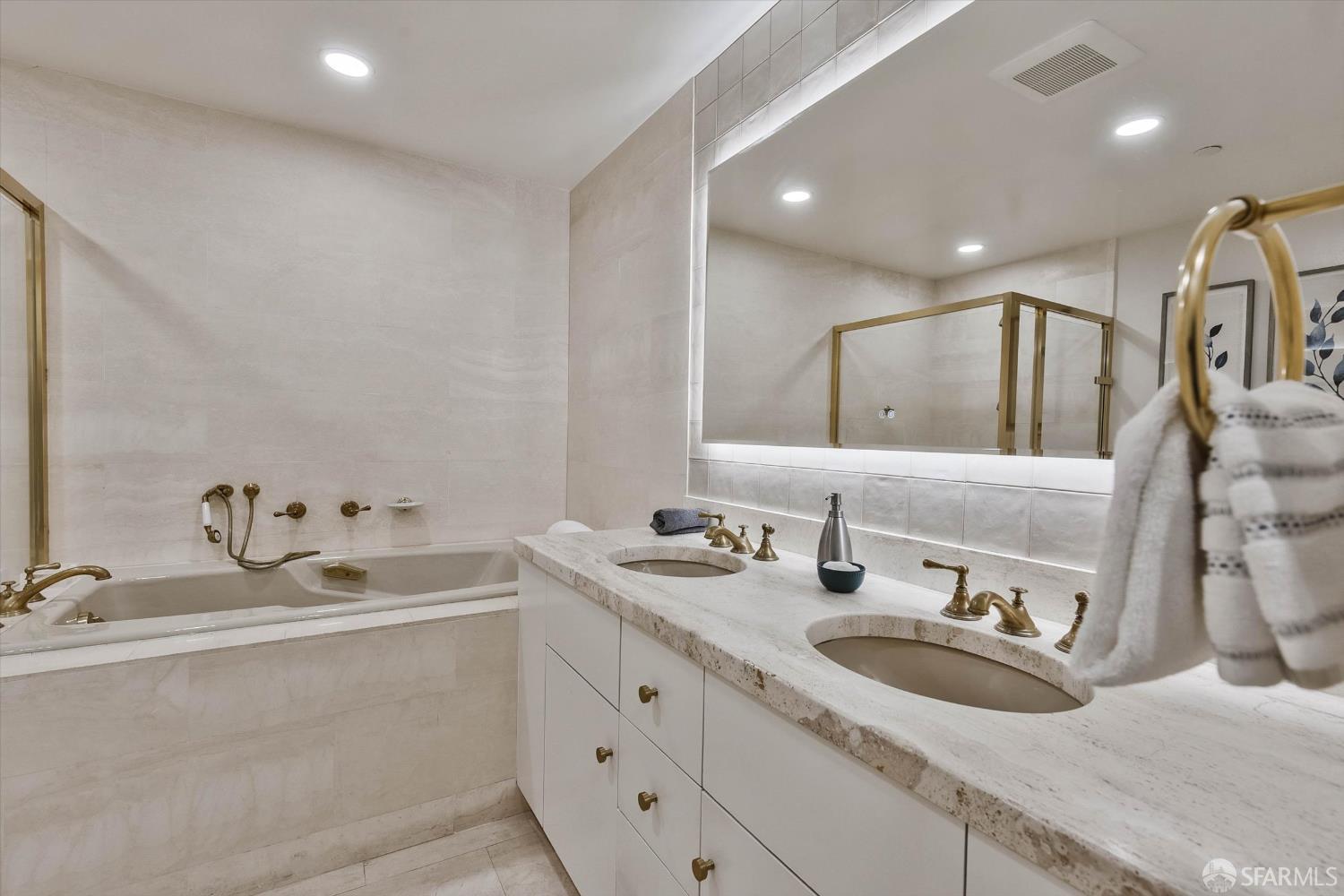 611 Washington Street # 2105