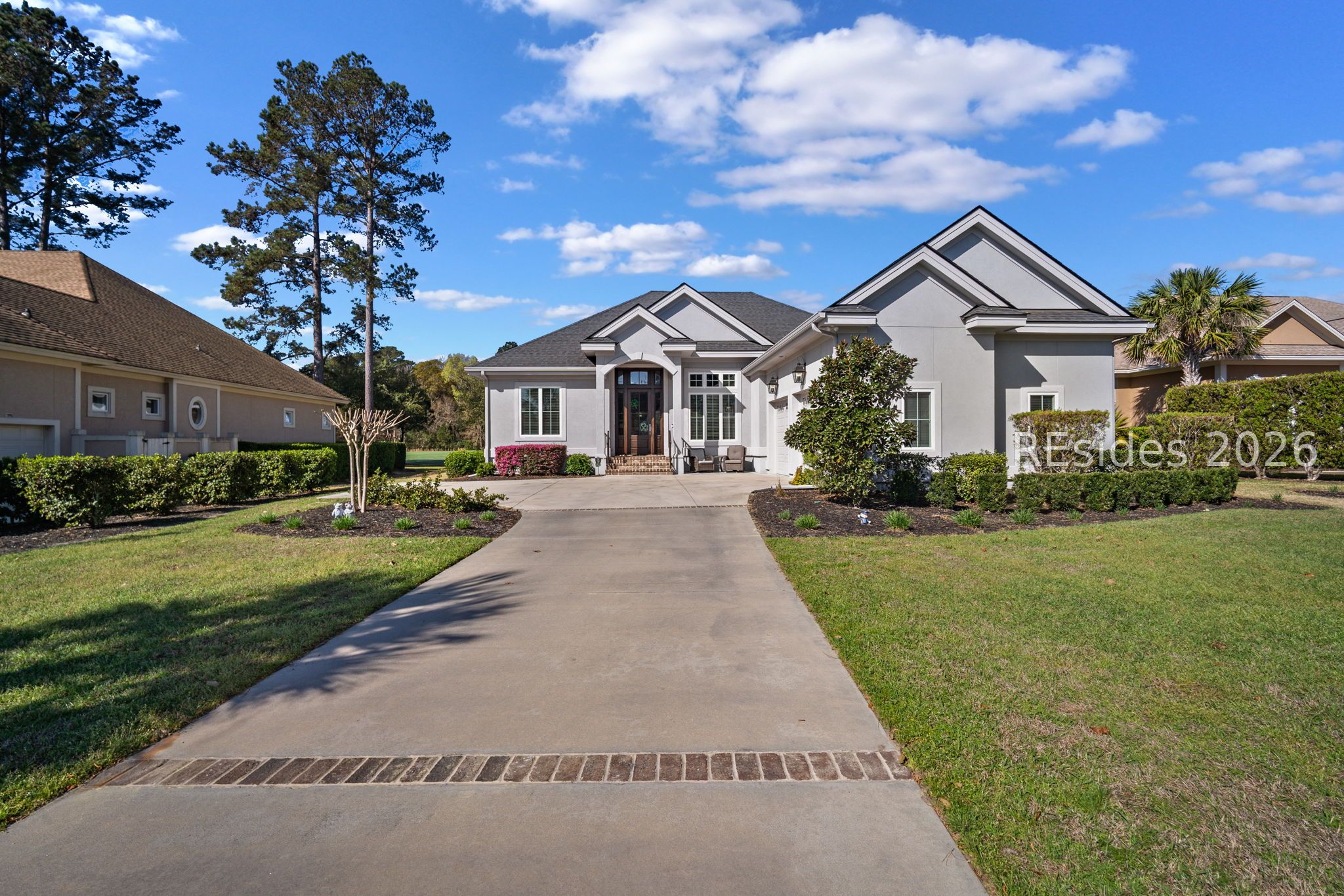279 Farnsleigh Avenue