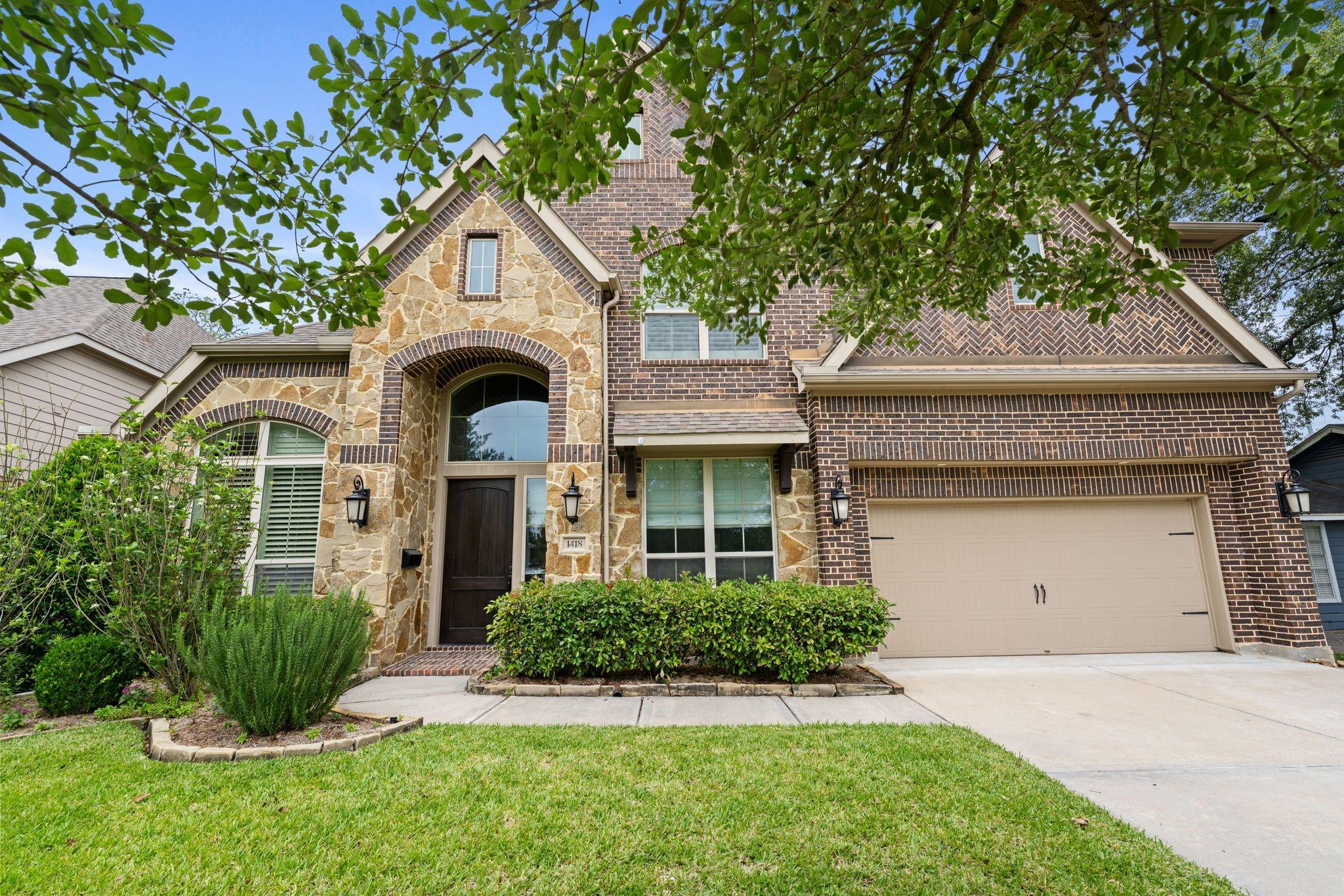 1418 Du Barry Lane