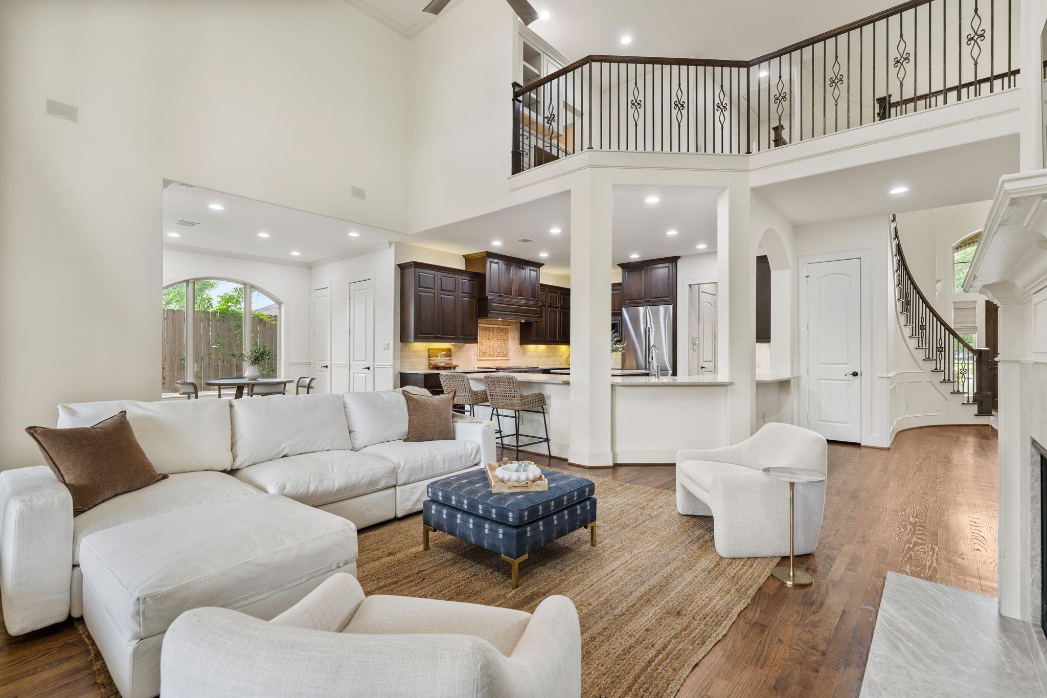 1418 Du Barry Lane