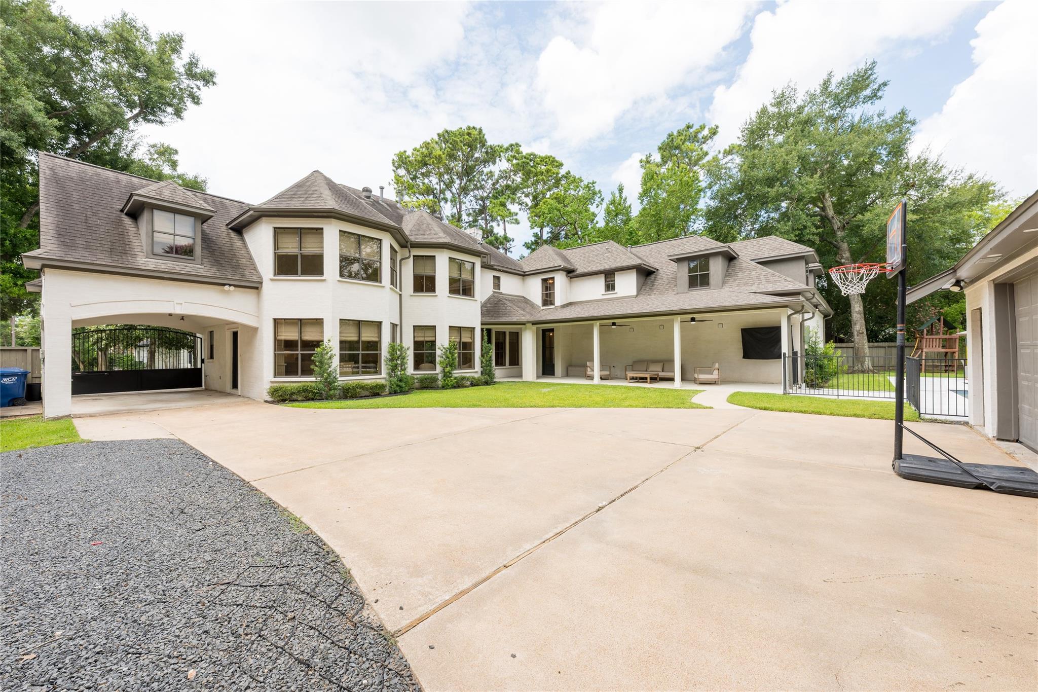25 Woodsborough Circle