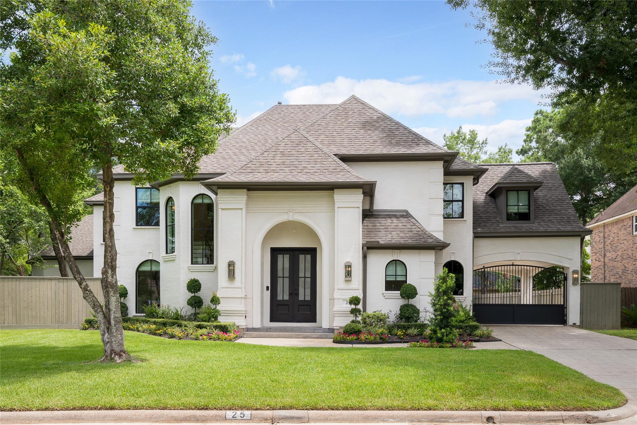 25 Woodsborough Circle