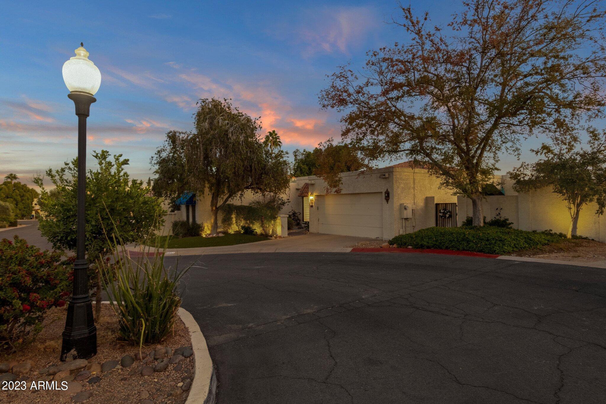 4611 E DESERT Drive