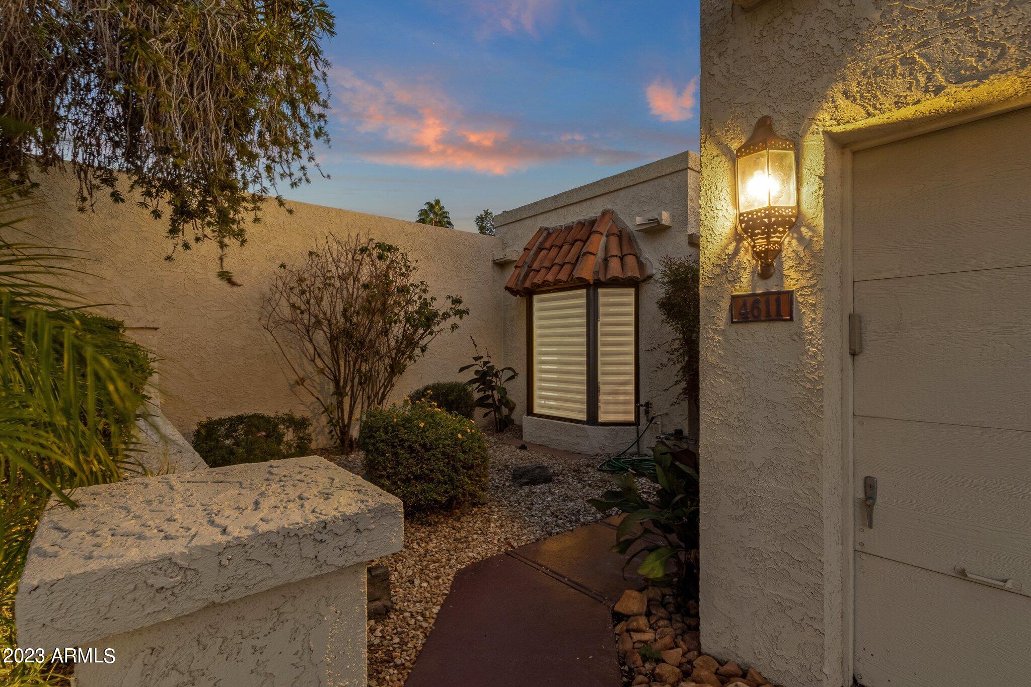 4611 E DESERT Drive