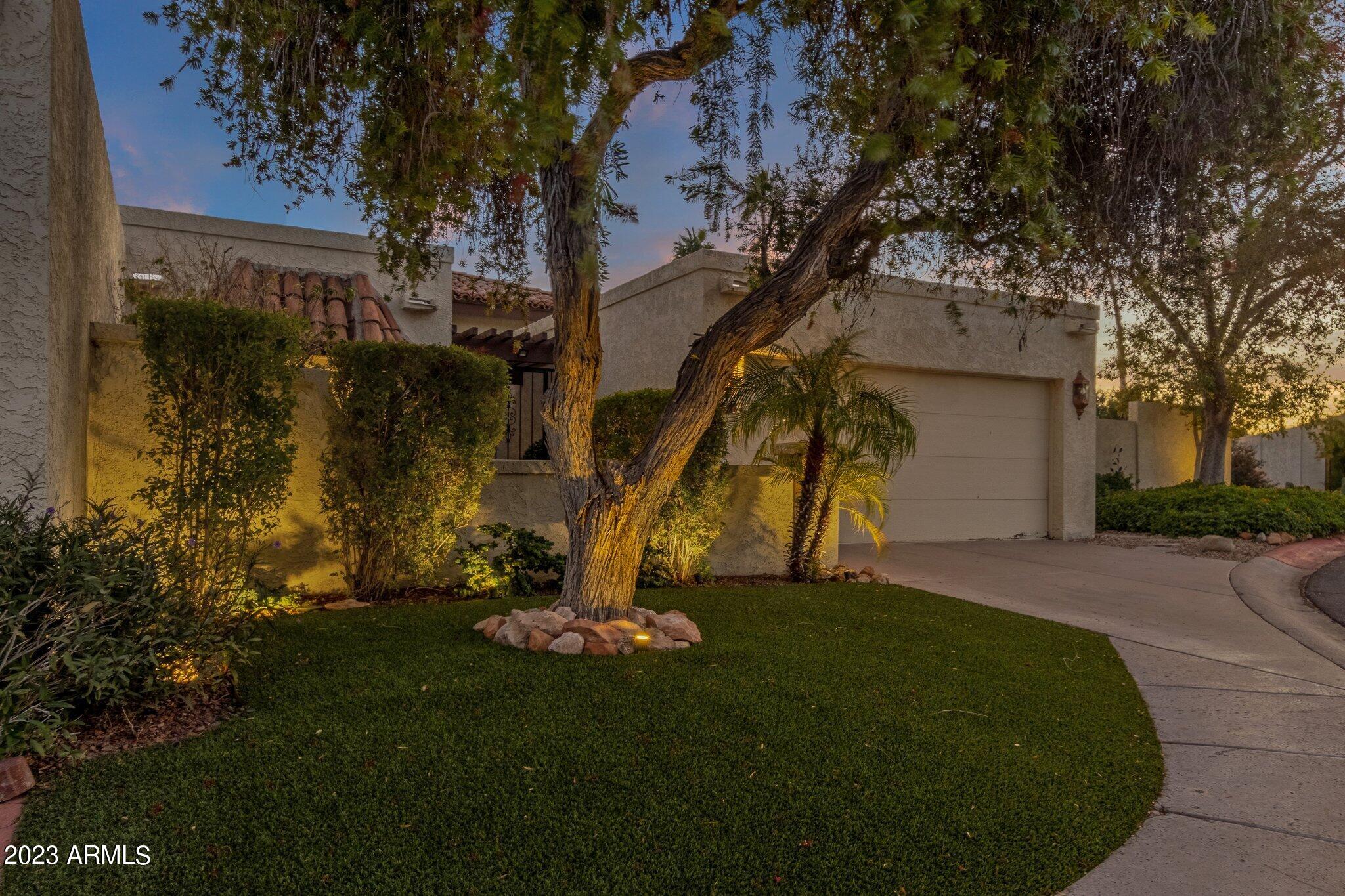 4611 E DESERT Drive