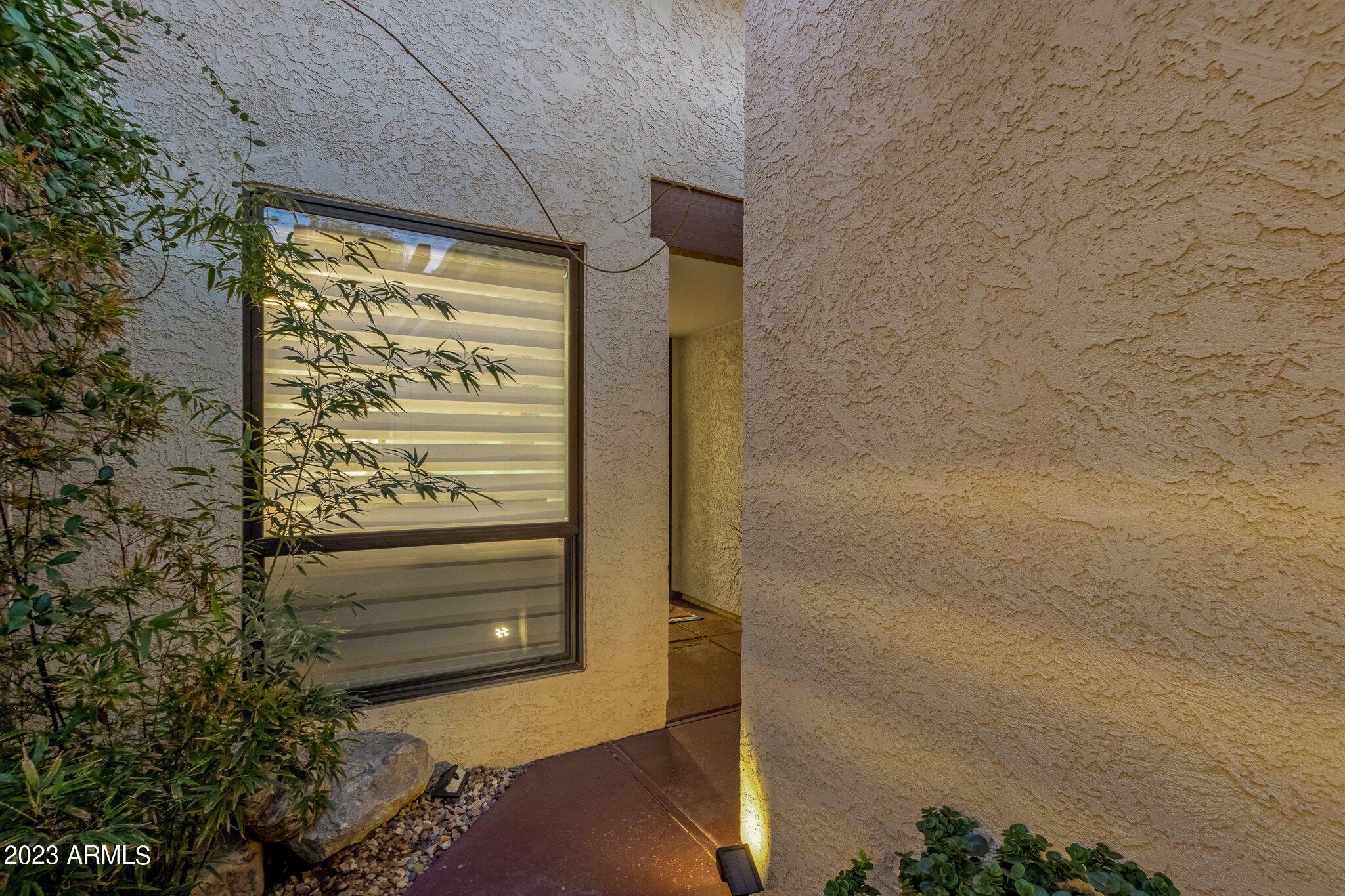 4611 E DESERT Drive