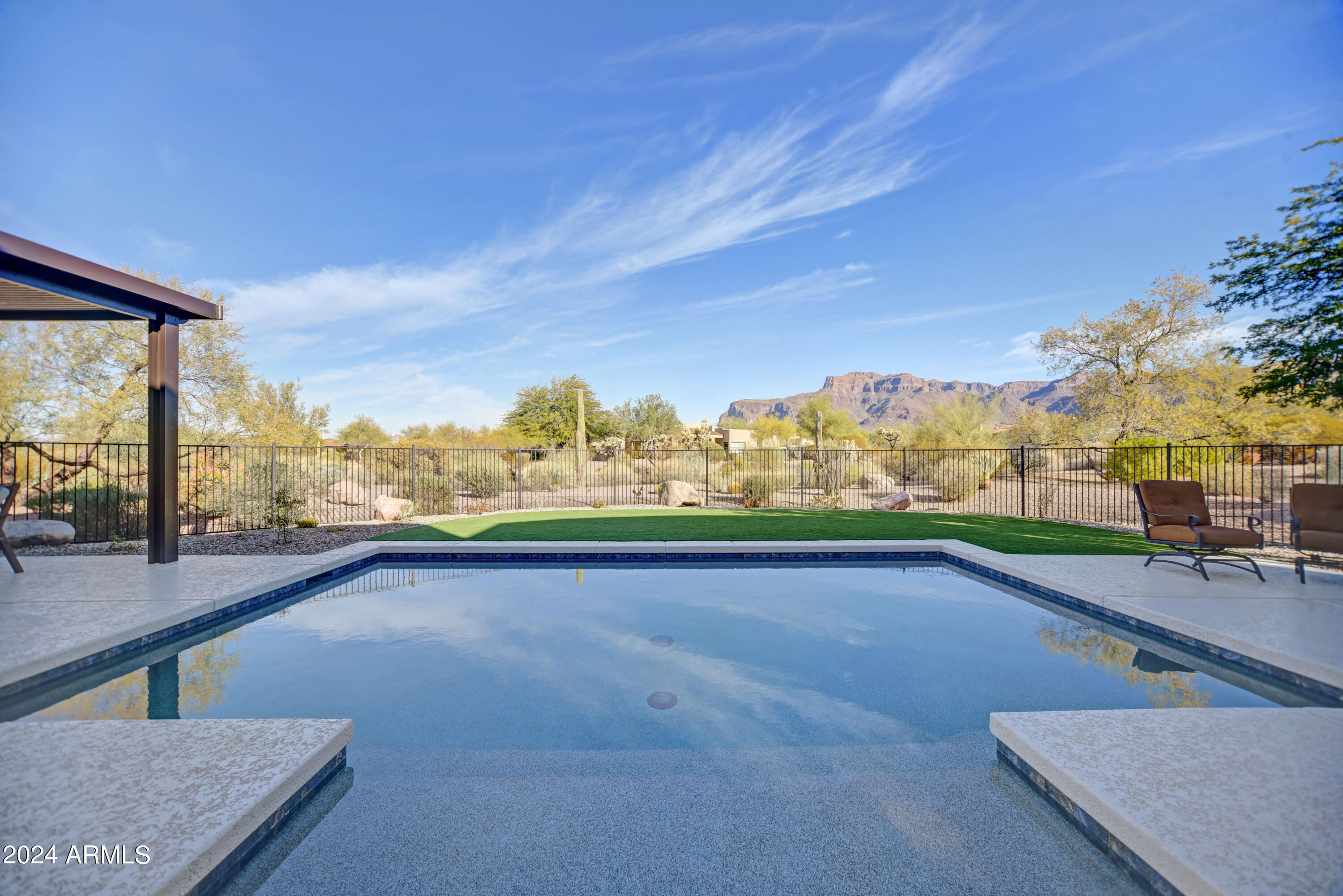 6330 E FLAT IRON Loop