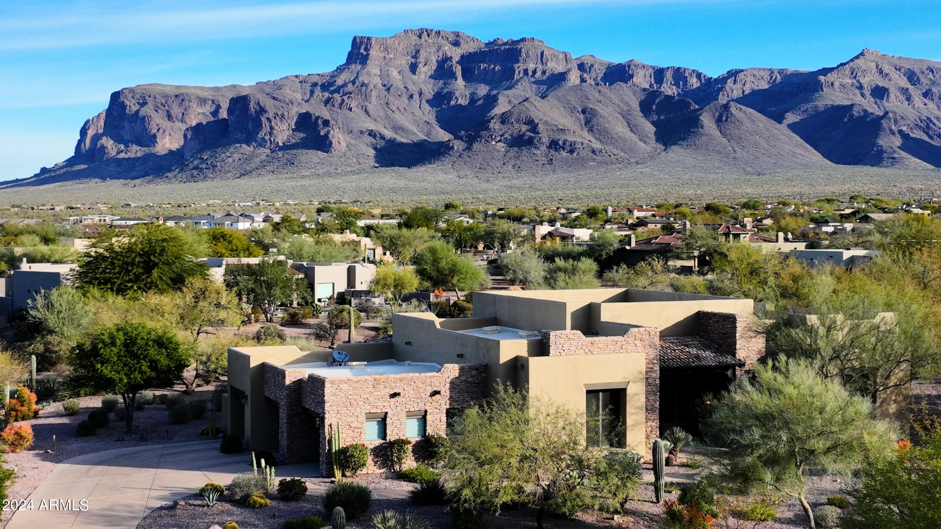 6330 E FLAT IRON Loop
