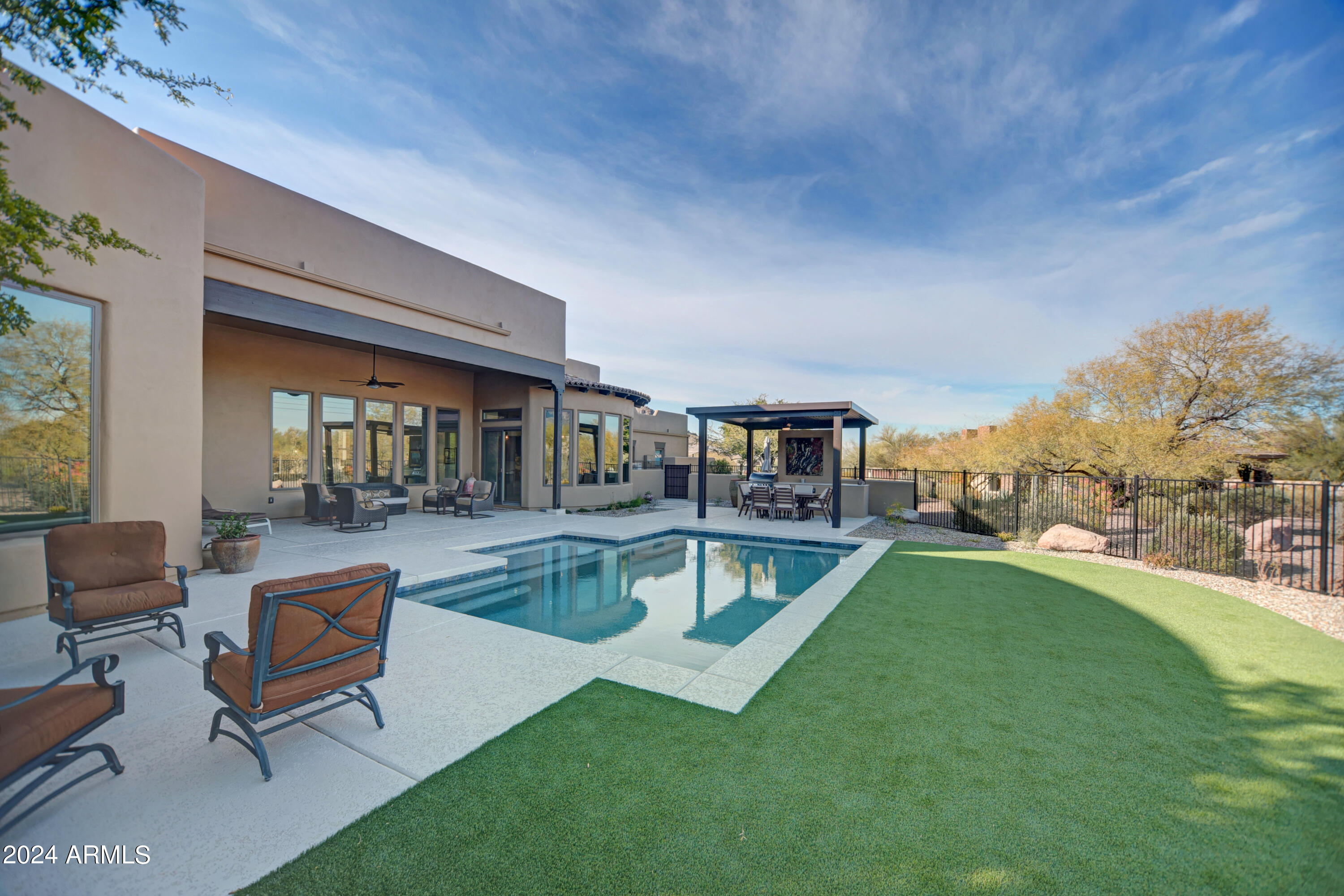 6330 E FLAT IRON Loop