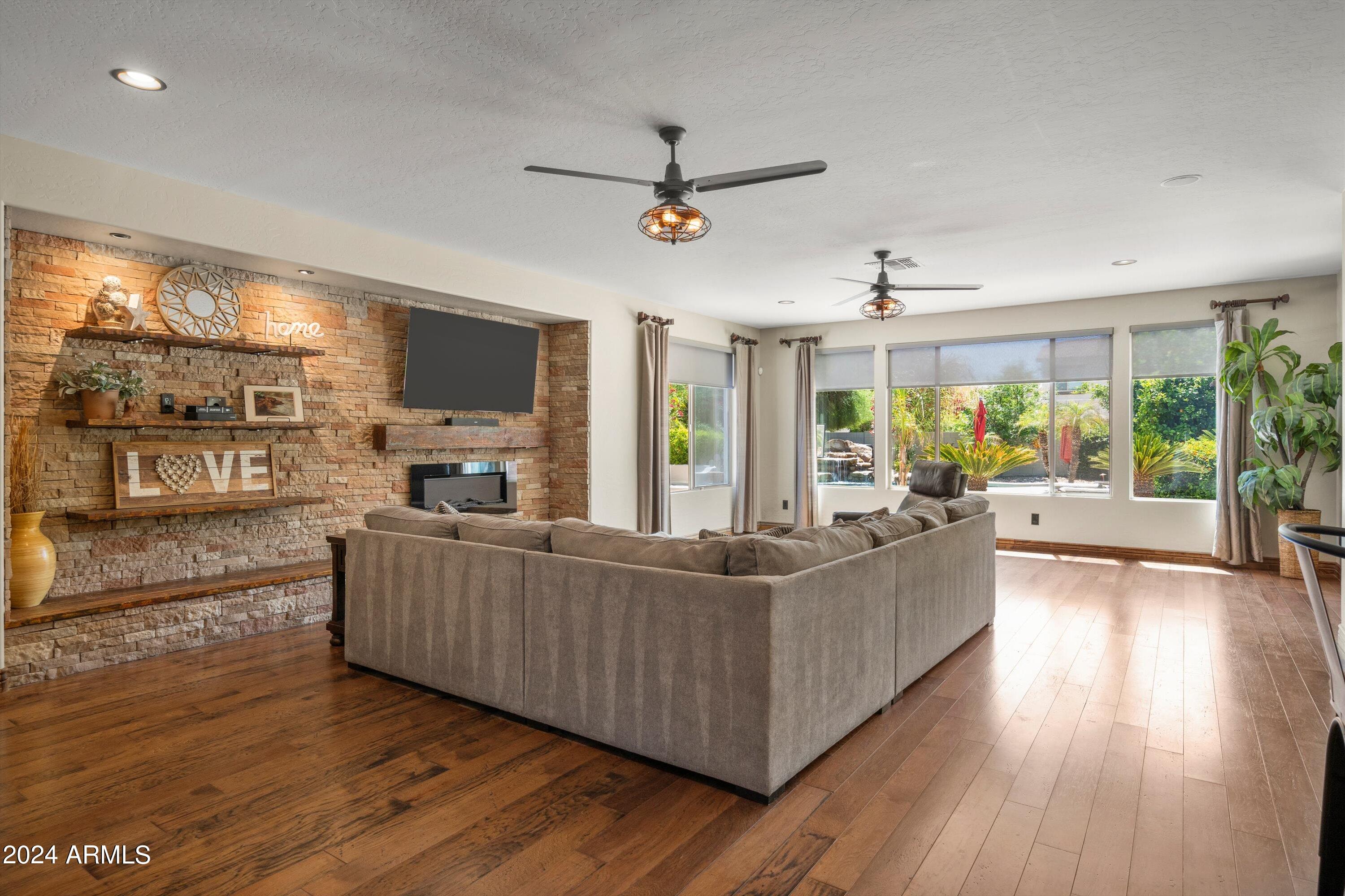 1835 E SCORPIO Place