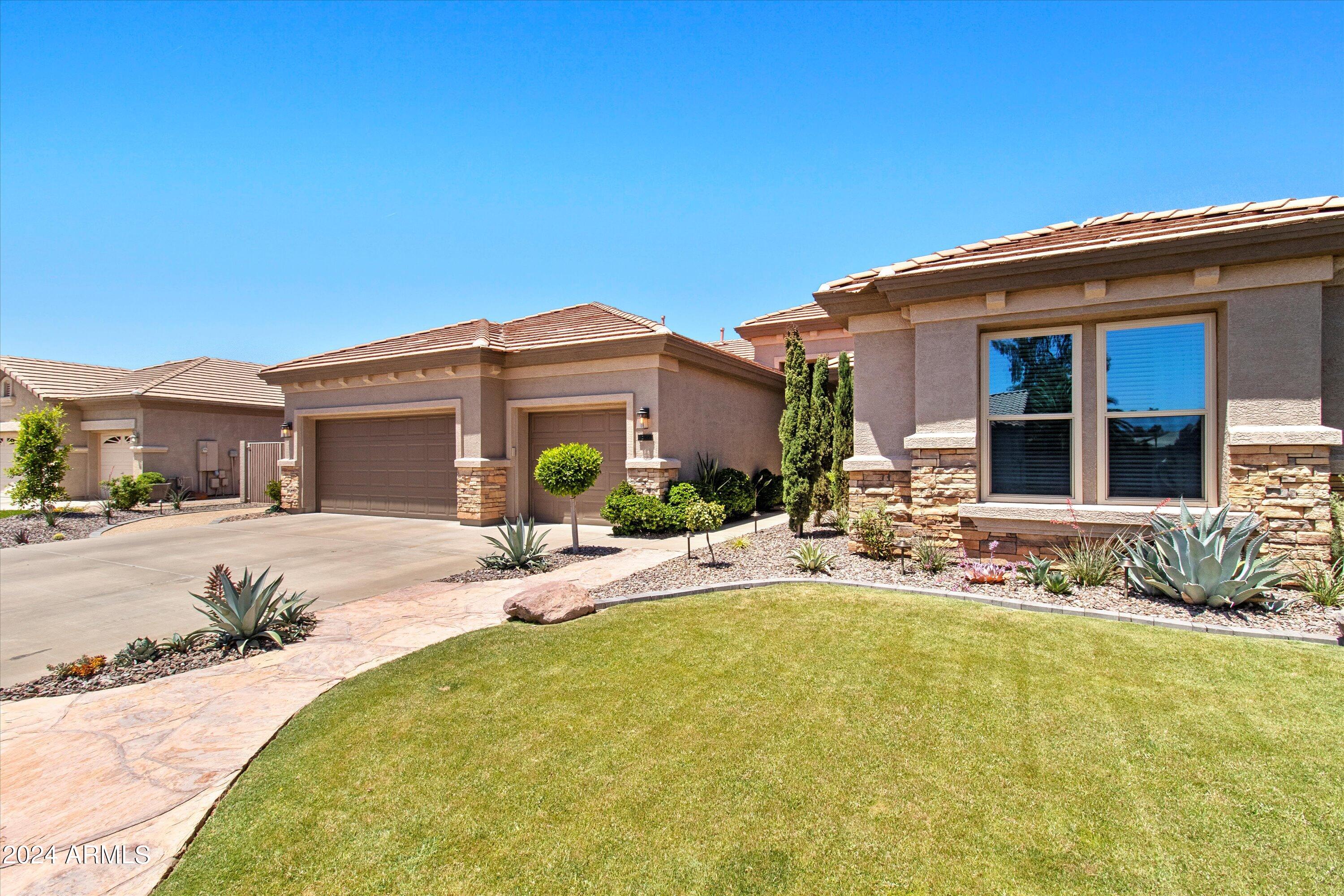 2700 E HAZELTINE Way