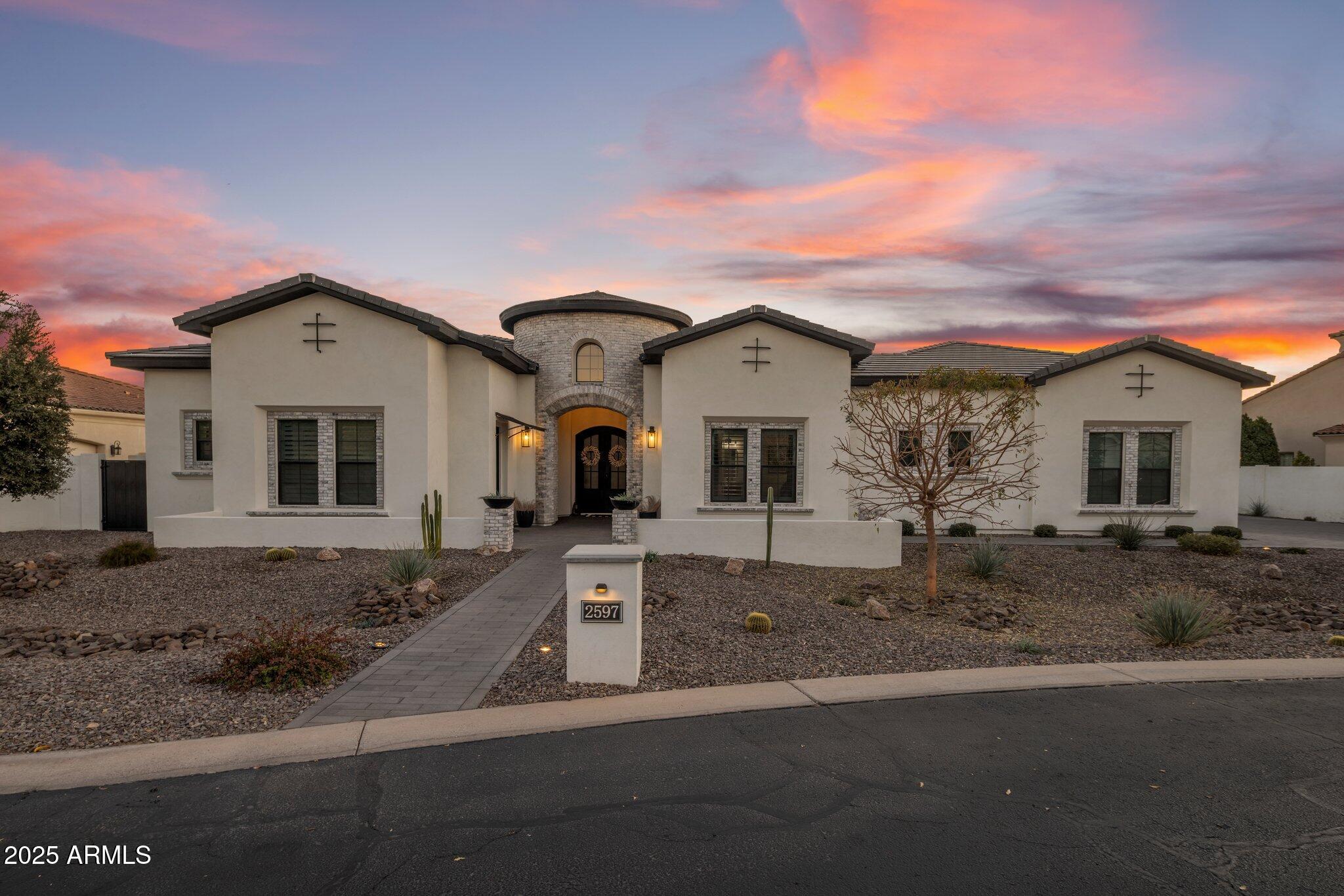 2597 E LOCUST Drive