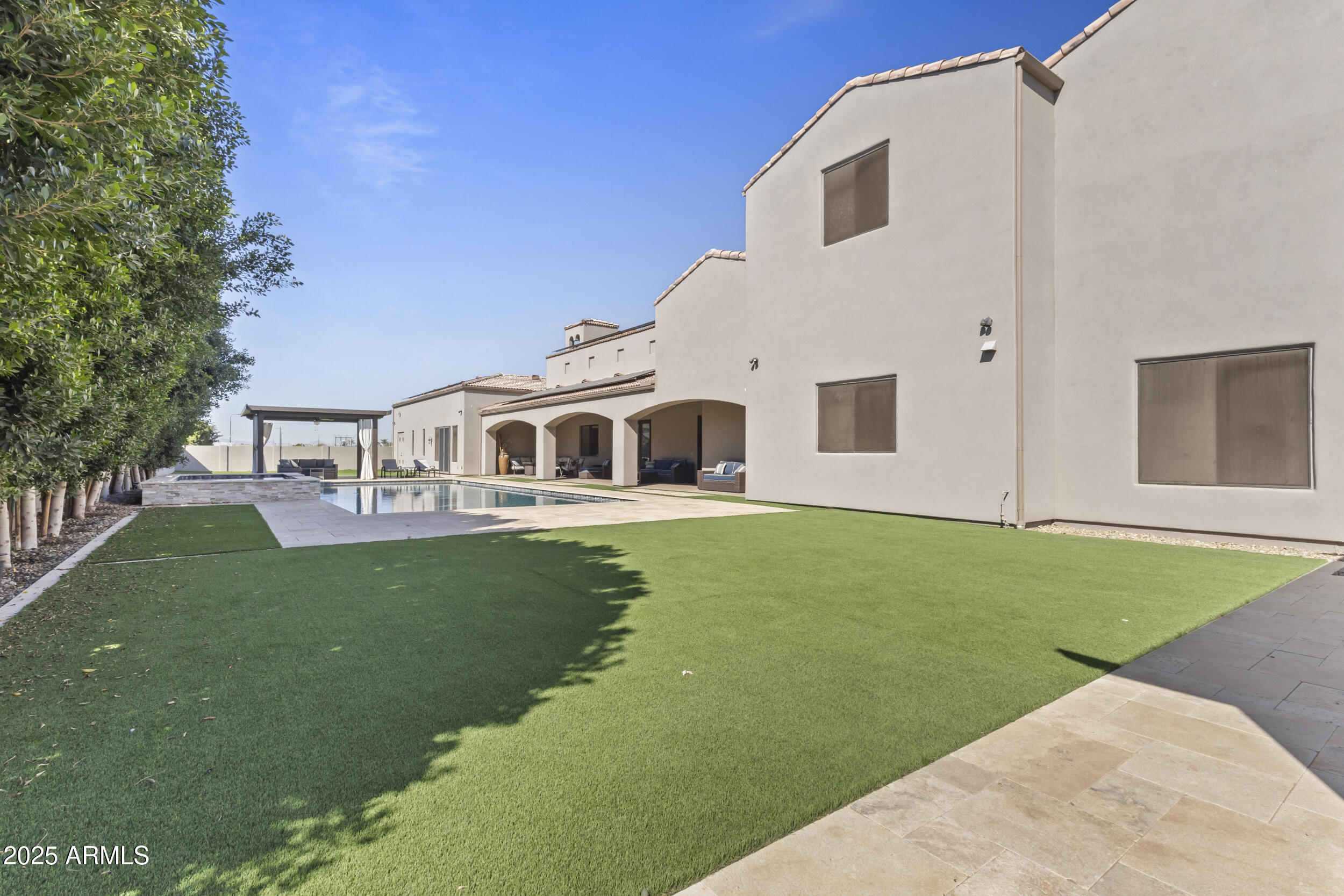 2285 E CHANDLER HEIGHTS Road
