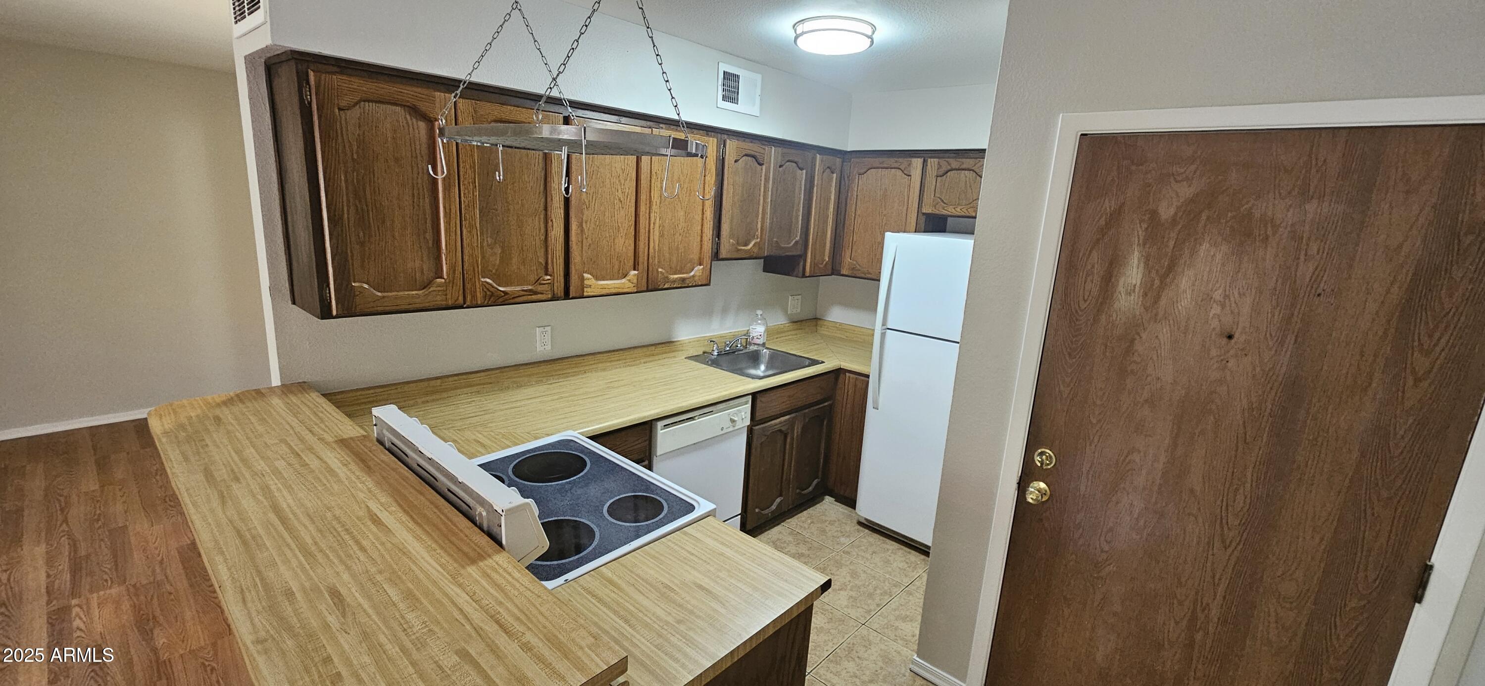 3131 W COCHISE Drive, 256