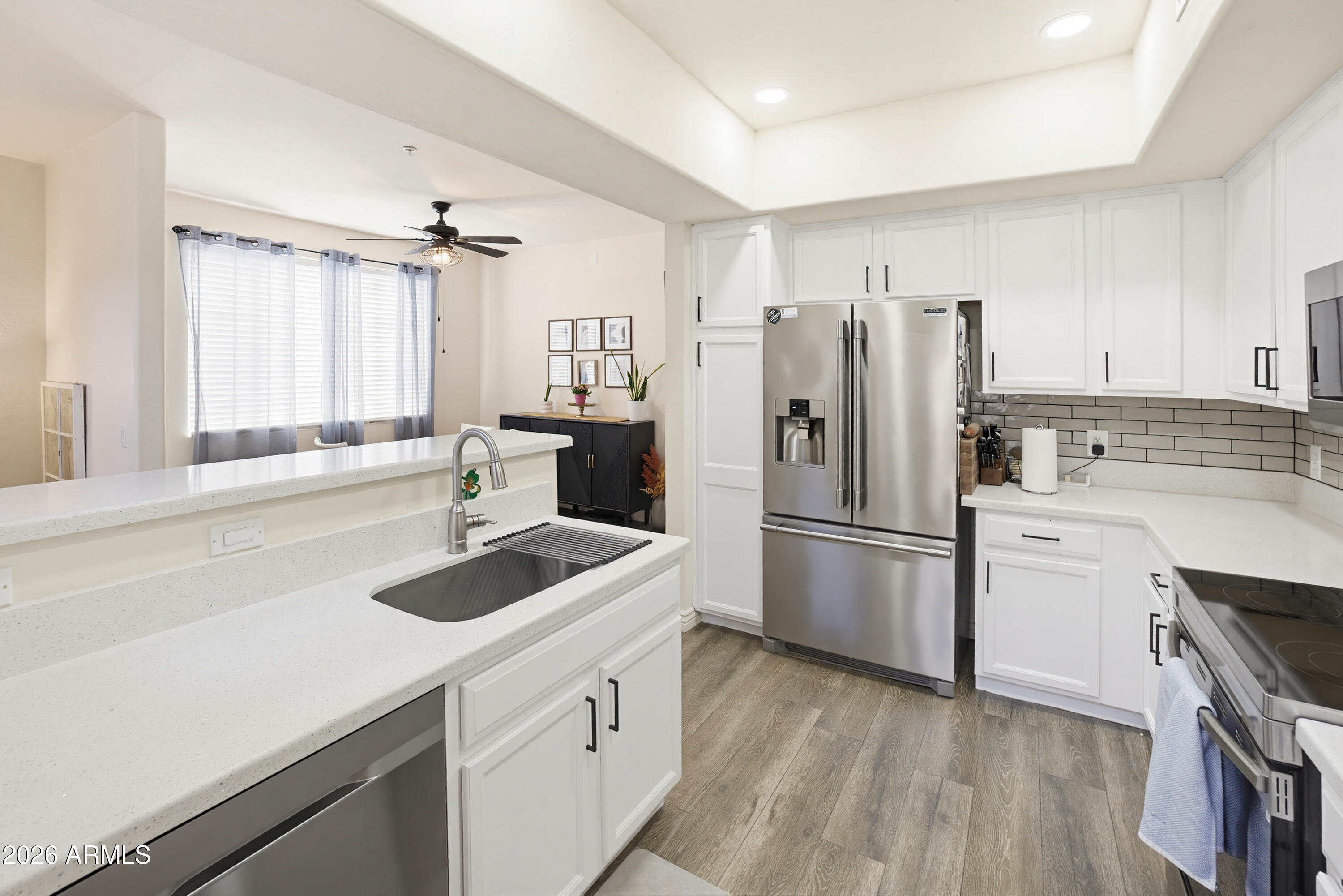 3250 W GREENWAY Road 162