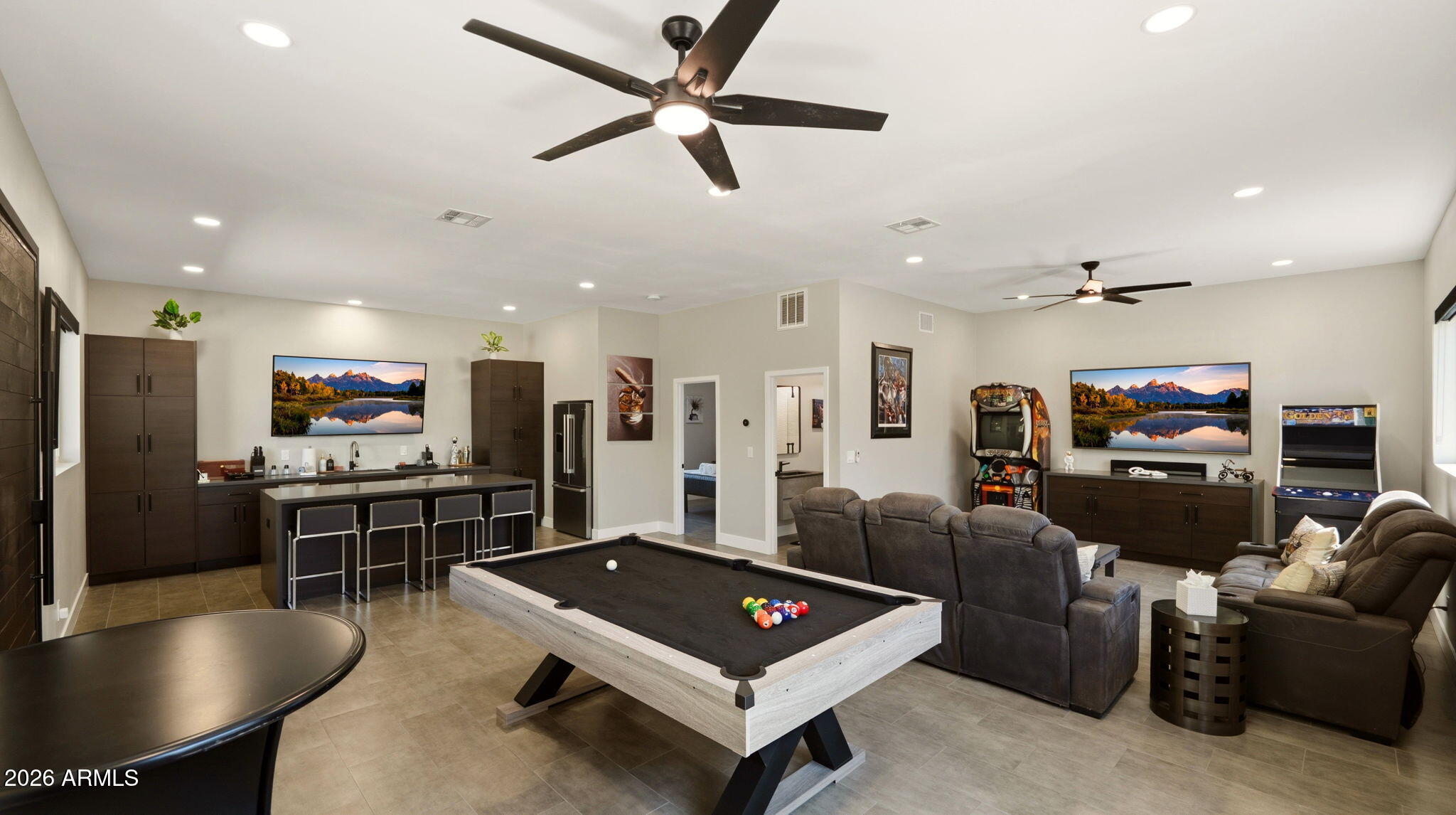 7433 E CHOLLA Lane