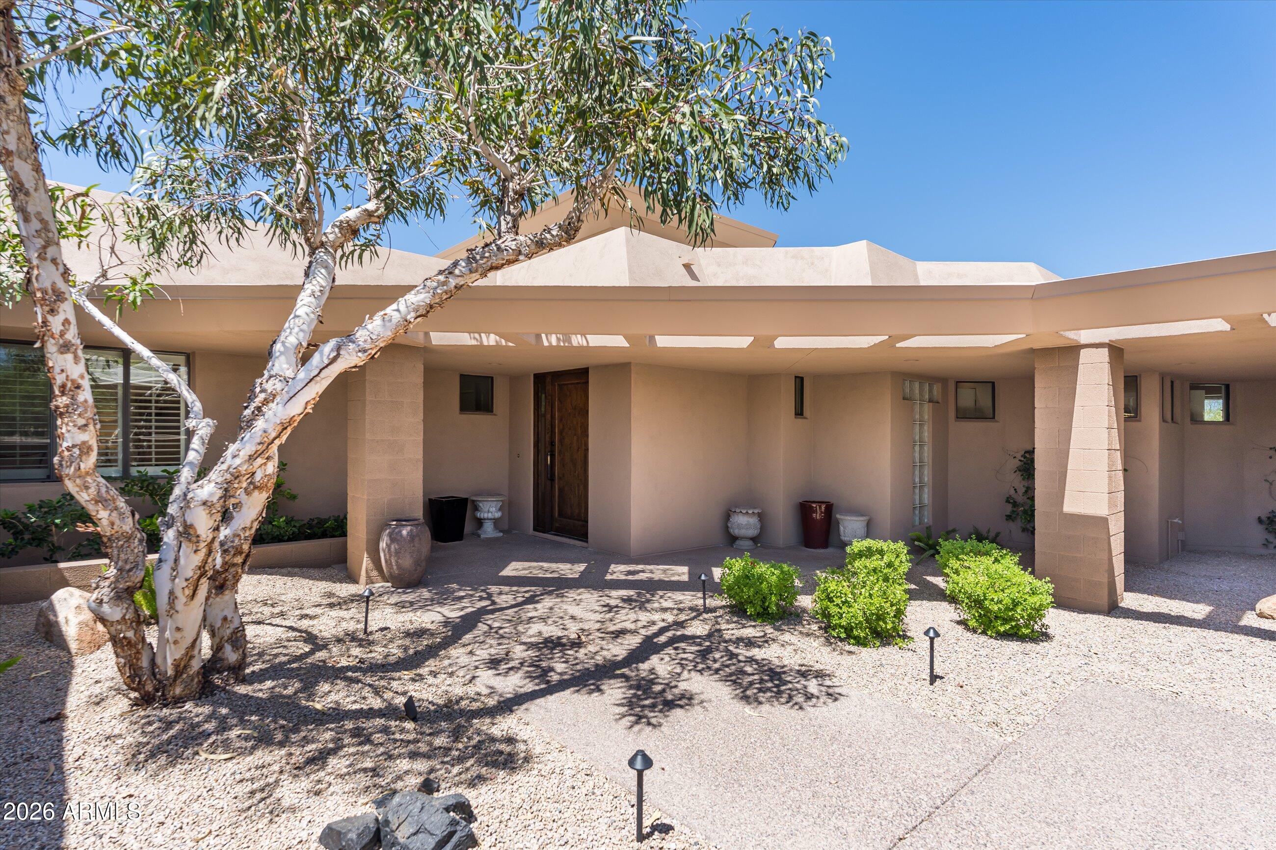 9216 E SKY LINE Drive