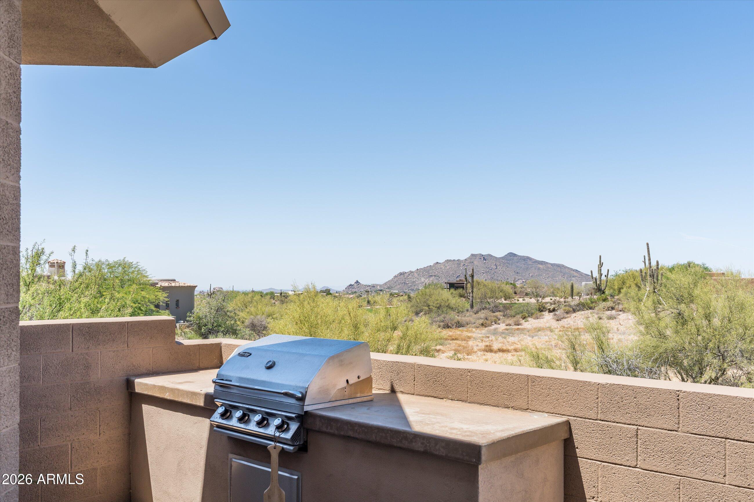 9216 E SKY LINE Drive