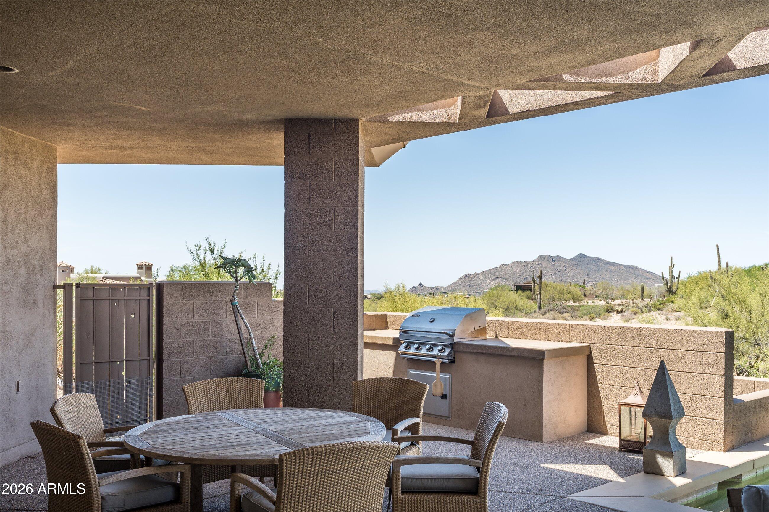 9216 E SKY LINE Drive