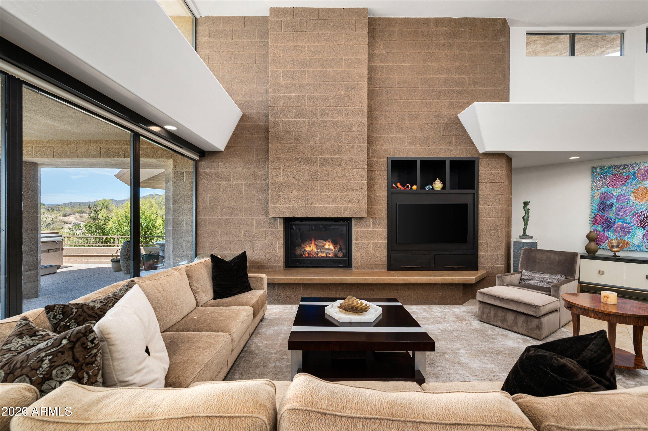 9216 E SKY LINE Drive