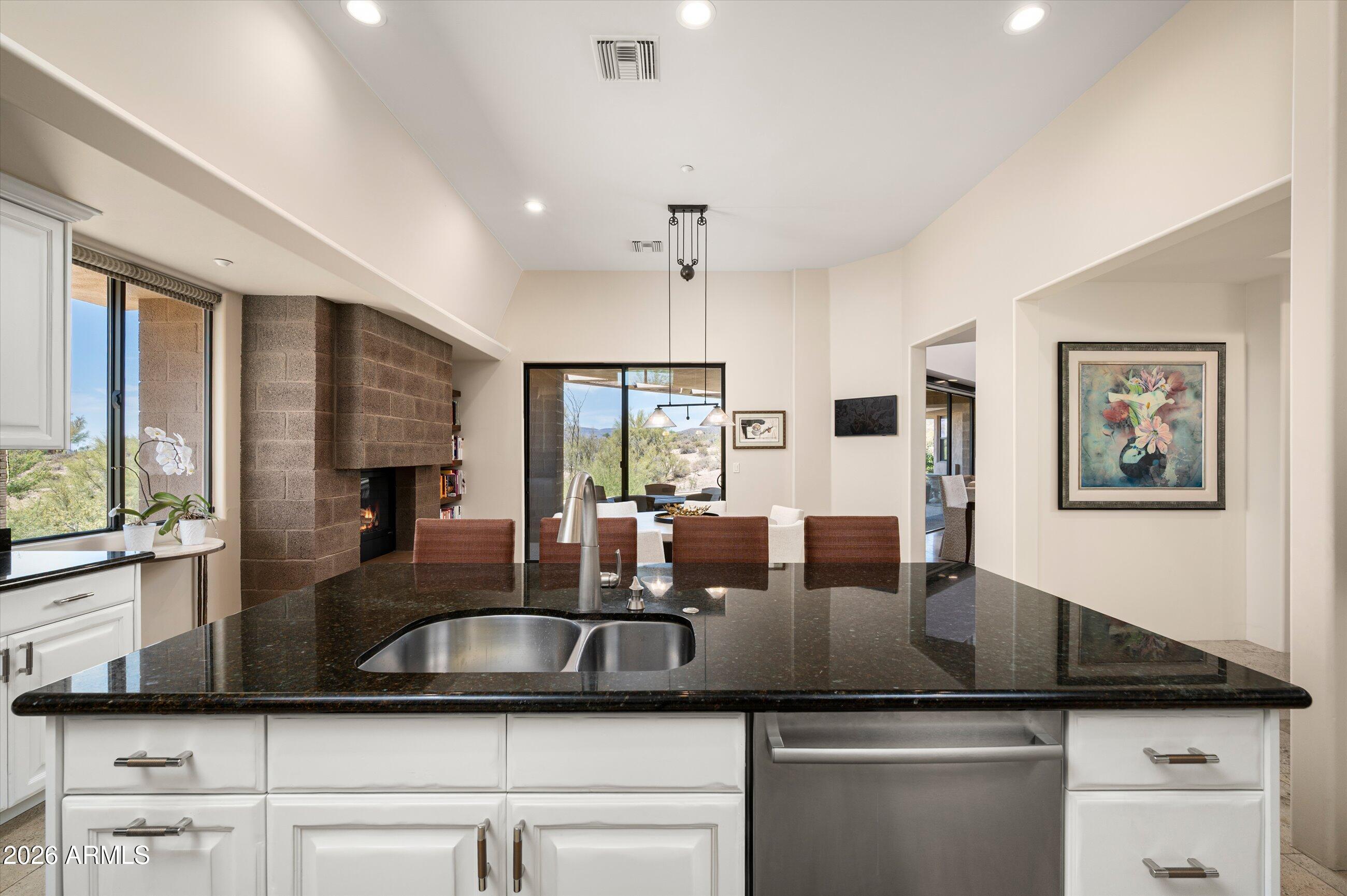 9216 E SKY LINE Drive