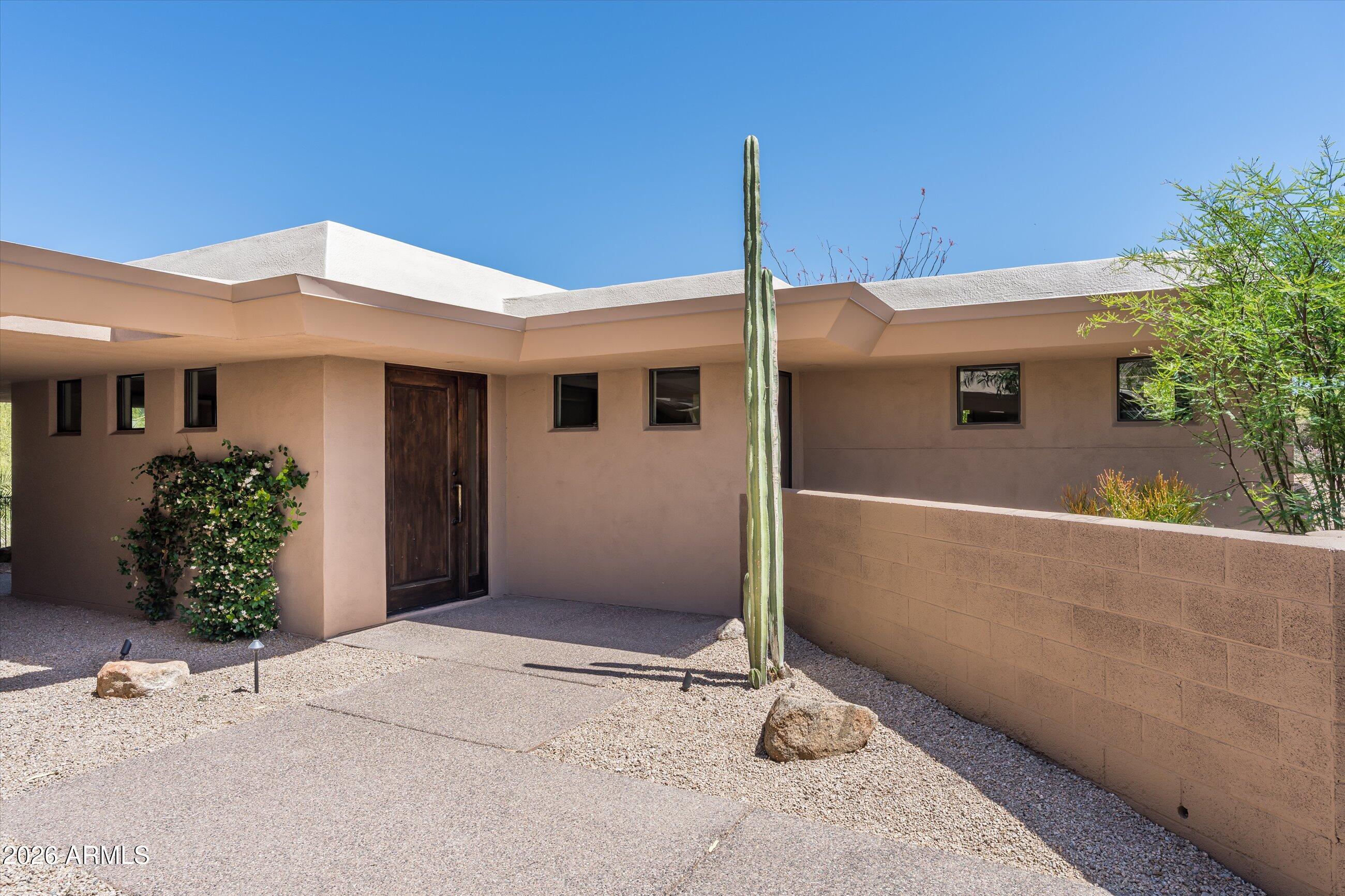 9216 E SKY LINE Drive