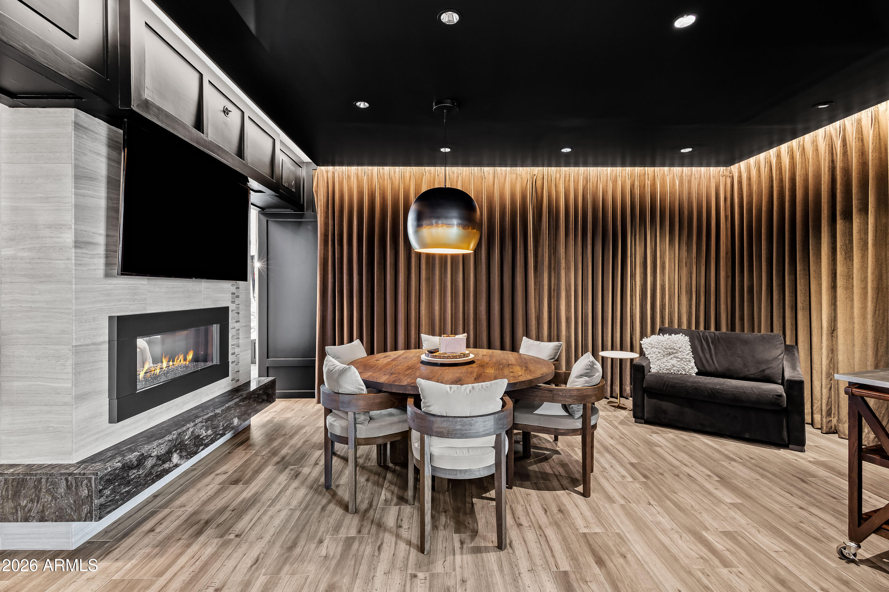 140 E RIO SALADO Parkway 1201