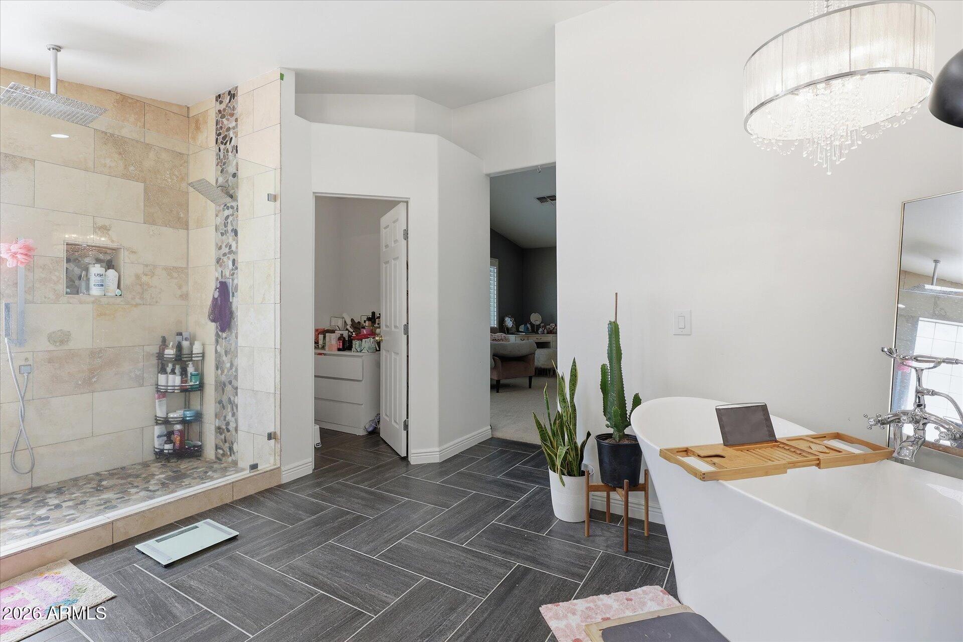 2130 N CYPRESS POINT Way